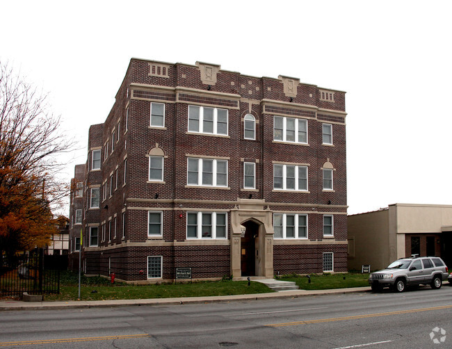 1733 N. Meridian - 1733 N. Meridian Apartments