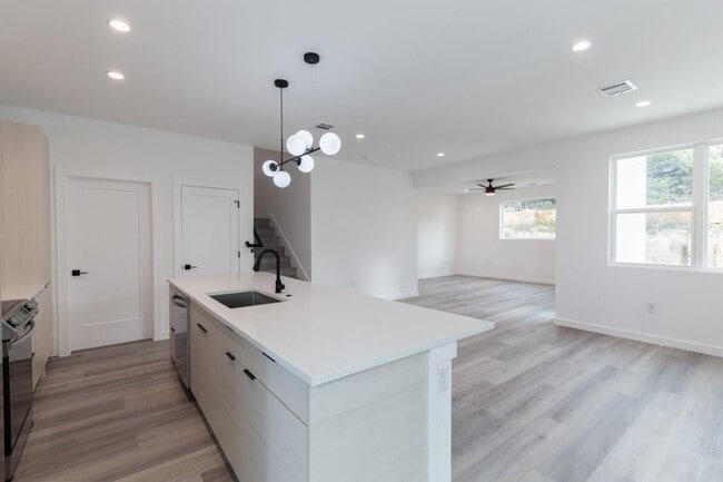 Photo - 21515 Patton Ave