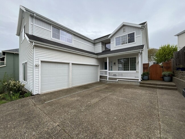 Building Photo - Elegant 5BR + Bonus Room Home with Bay Windows, Entertainment Room & Oversized Primary Retreat