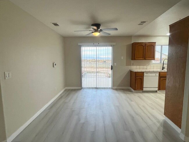 Photo - 3+2 READY NOW! $1,495.00