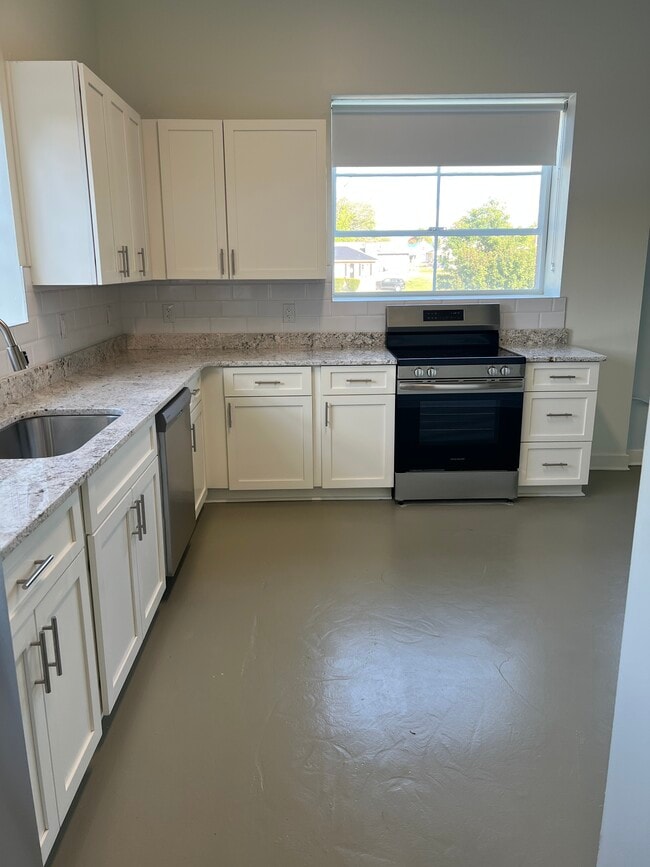 Building Photo - PULASKI LOFTS Unit 112