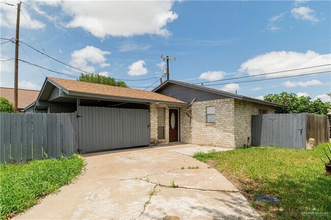 Photo - 17 Village Square