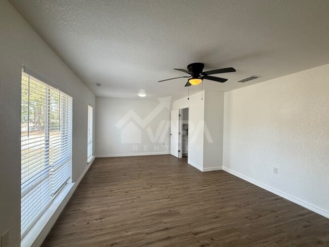 2910 Lake Briar