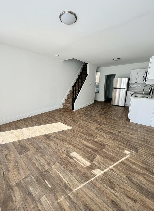 Photo - 3490 Weikel St