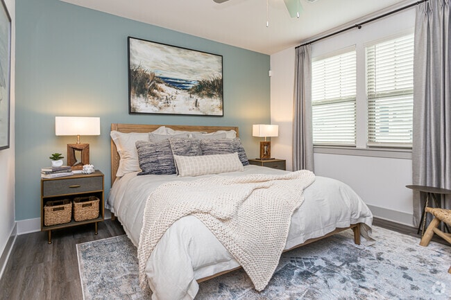 1BR, 1BA - 947SF
