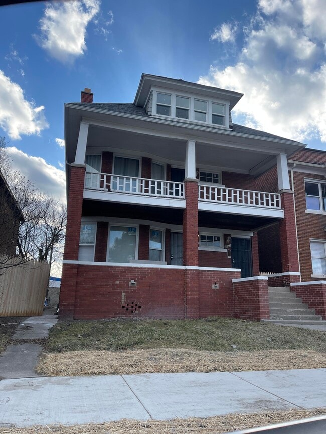 Building Photo - 1561 W Grand Blvd Rental