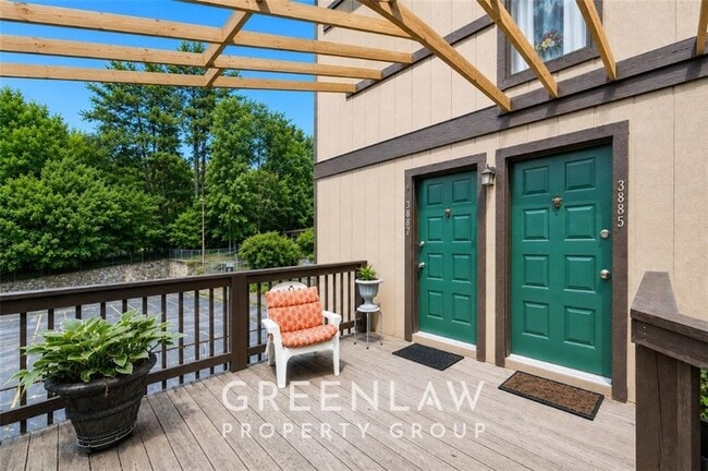 Building Photo - 3885 Cedar Cir