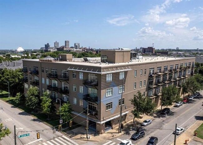 Building Photo - Gorgeous two bedroom two bath with 1574 ft.² two parking spaces included balcony, beautiful rooft... Unit 319