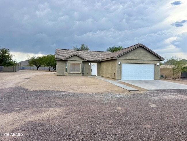 Building Photo - 2122 E Cloud Rd