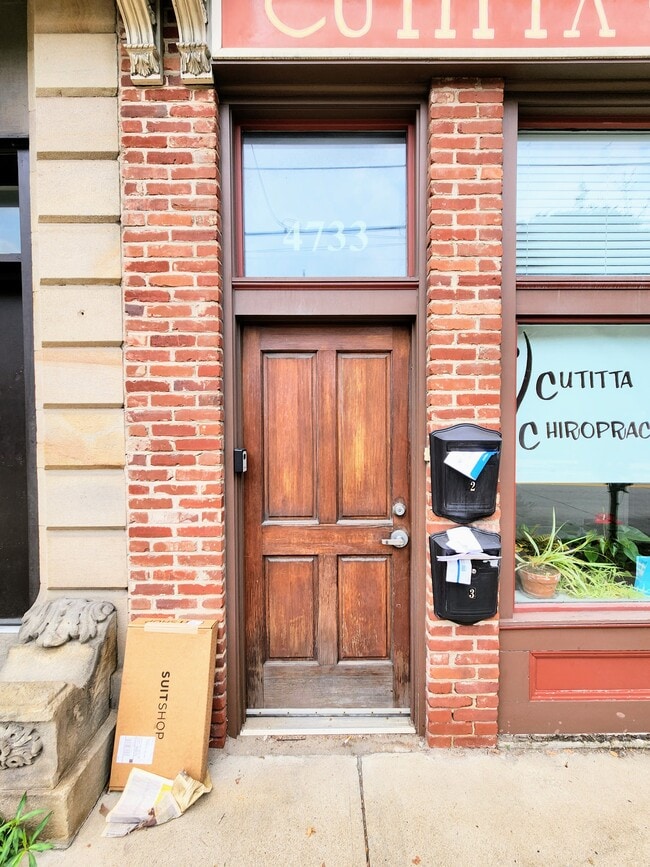 Photo - 4733 Butler St Unit 3