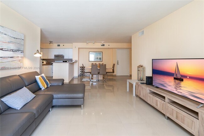 Photo - 19601 E Country Club Dr Unit 7606