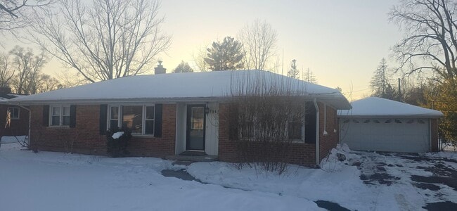 Building Photo - 3 BED 2 BATH COMPLETELY UPDATED SINGLE FAMILY HOME ---- FLORAL