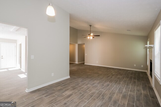 Photo - 65 Burdell Dr