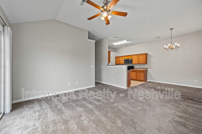 Photo - 553 Rose Cottage Cir