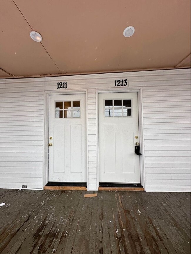 Building Photo - 1213 Pittston Ave Unit 1