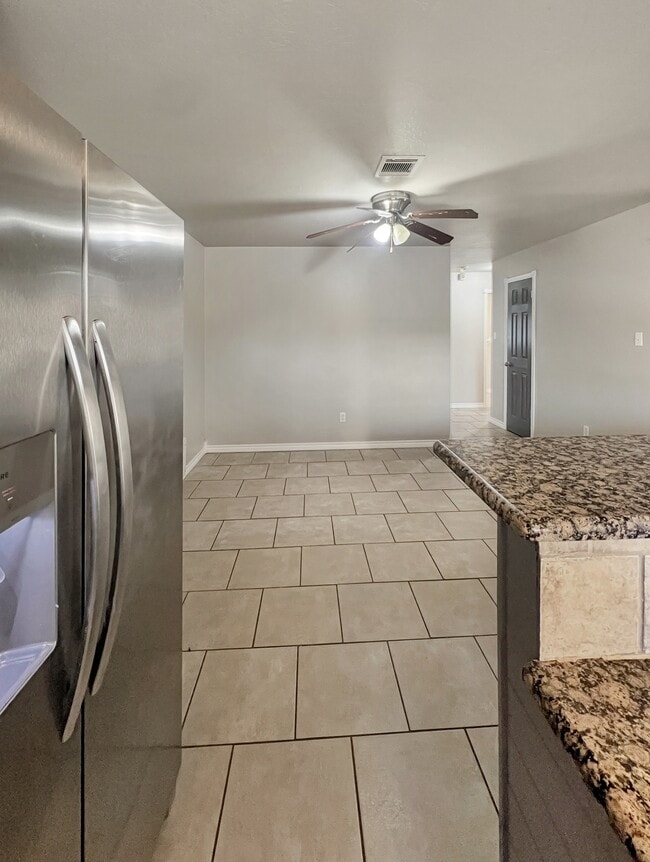 Photo - 6707 NW Compass Dr