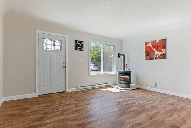 Photo - 271 Jennings St