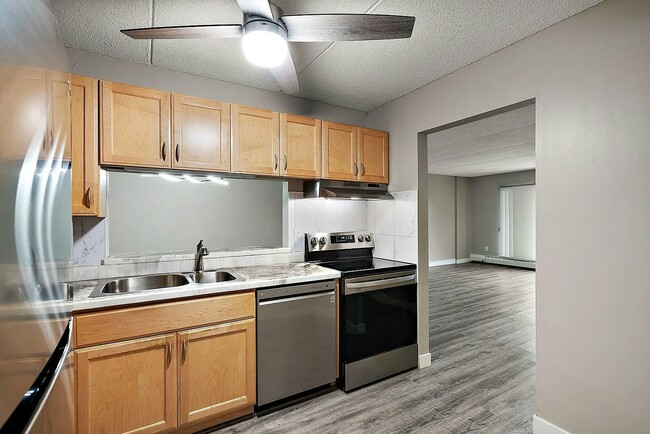 Photo - 10411 Cedar Lk Rd S Unidad 409