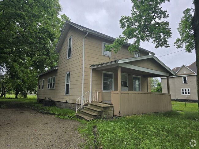 Building Photo - 820 Logan Ave Rental