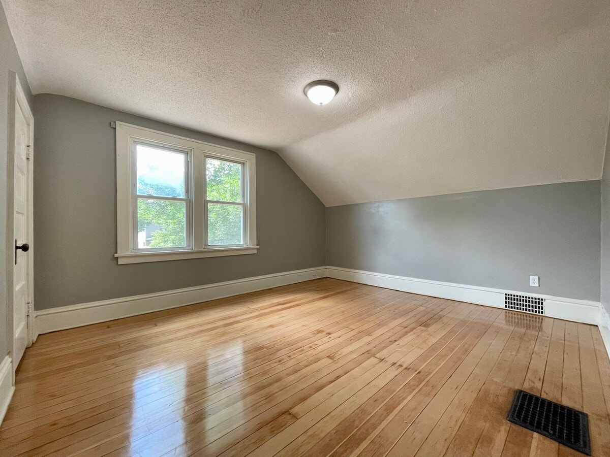 Photo - 24 16th Ave N Unit #1