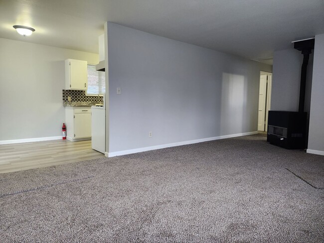 Photo - 2 Bedroom Duplex!!