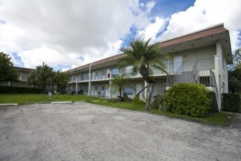 2700 Johnson St - Golden Sunset Apartments