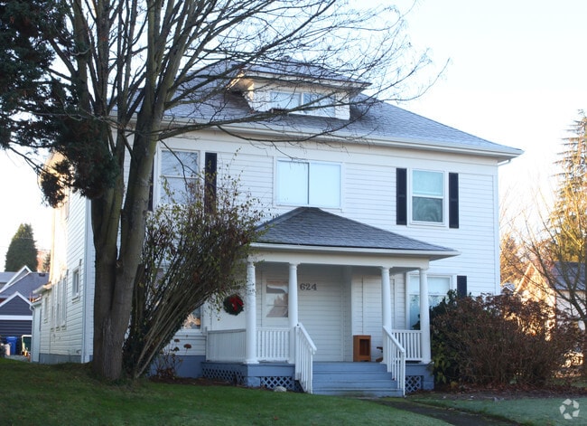 The White House Apts
