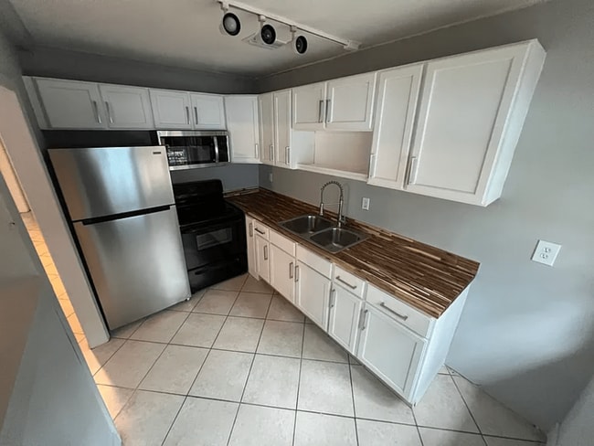 Photo - 1240 Levy Ave