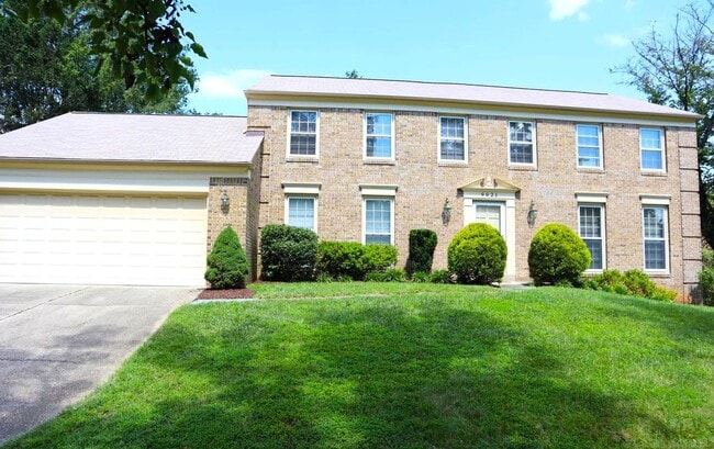Fabulous Updated 4 Bedroom, 2.5 Bathroom H... - Fabulous Updated 4 Bedroom, 2.5 Bathroom H... House