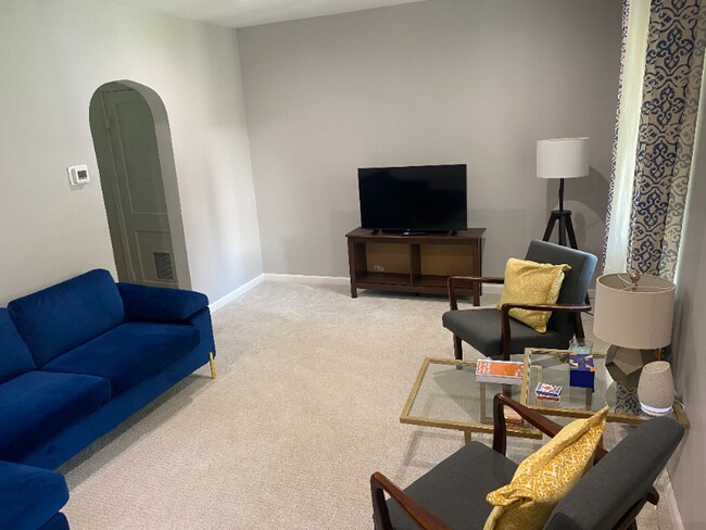 Photo - 4300 Bristol St