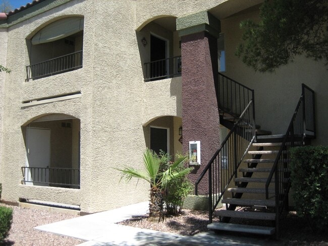 Photo - NICE CONDO, 3 BEDROOMS, 2 FULL BATHS, NEW ...