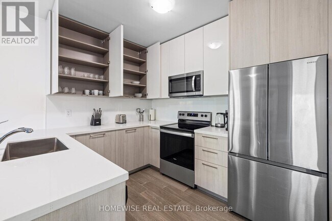 Photo - 1673 Bathurst St