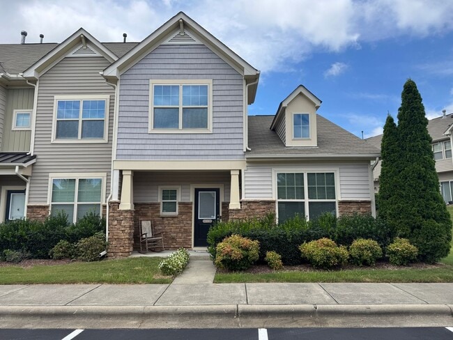 Building Photo - Bright & Spacious End Unit in Thompson Ridge Rental