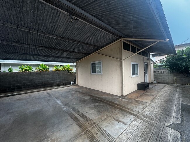 Building Photo - Francis Unit Studio