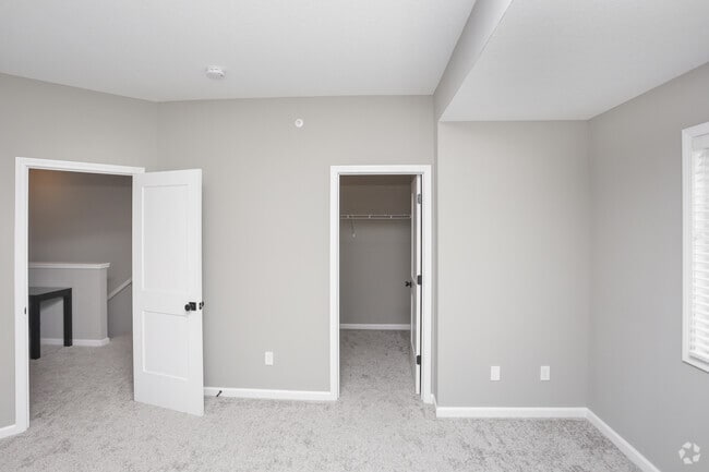 3BR, 2.5 BA - 1448 SF