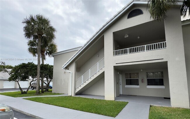Building Photo - 2851 N Oakland Forest Dr Unit 110 Rental