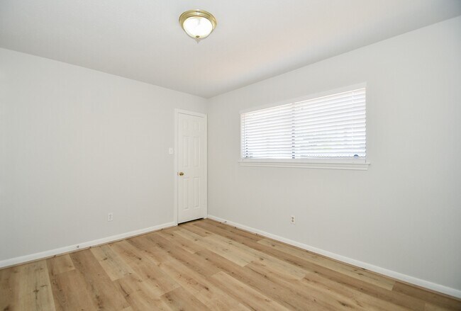 Photo - 3107 Barnhill Ln