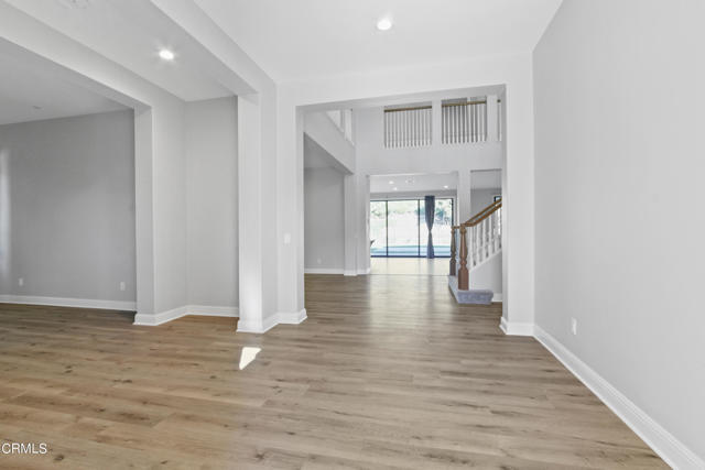 Photo - 221 Clear Falls