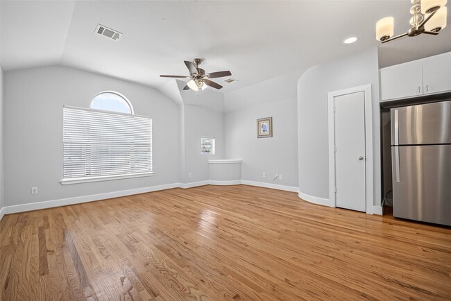 Photo - 5941 S Loop E Unit 503
