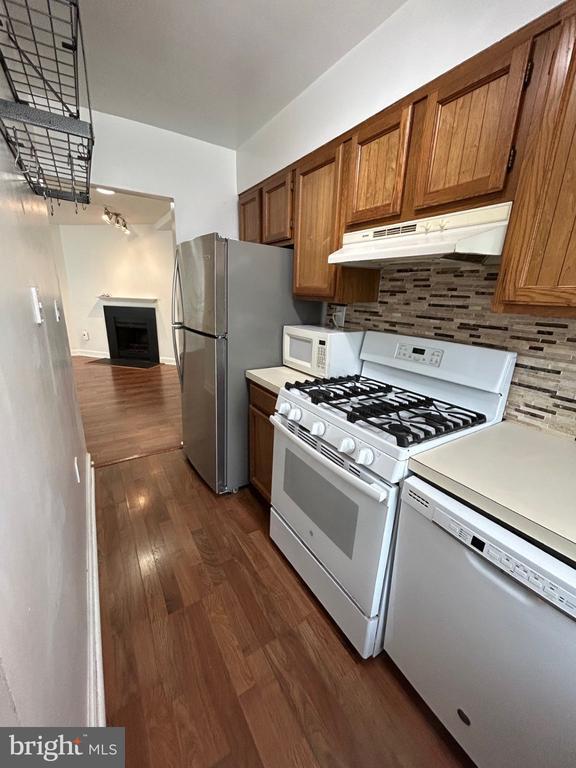 3819 Davis Pl NW Unit 2