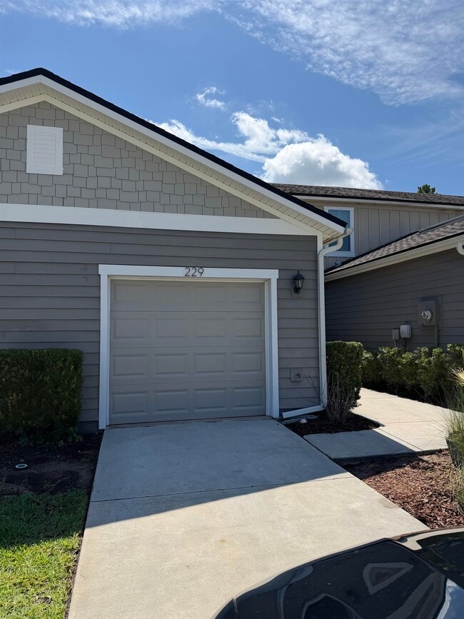 Photo - 229 Whitland Wy