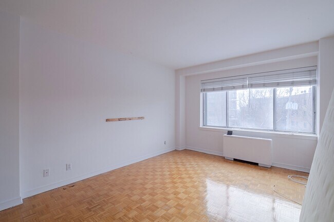 Photo - 4555 Av. Bonavista Unit 215