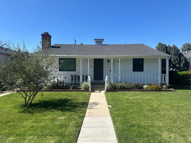 Building Photo - 3905 Gaviota Ave Rental