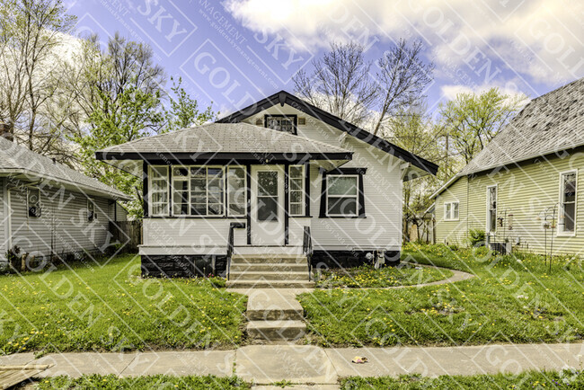Building Photo - 2119 S Mulberry St Rental