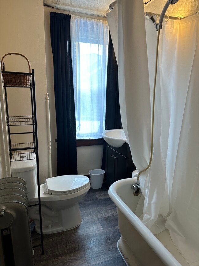 Photo - 25 N Railroad St Unit #2nd floor