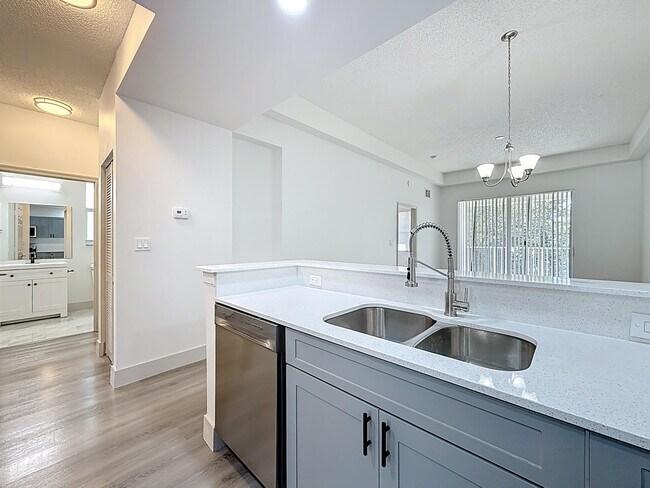 Photo - 3180 N Haverhill Rd Unit 102