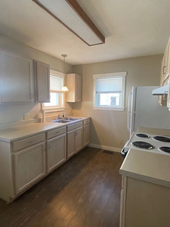 Photo - Adorable 2 Bedroom Early July!