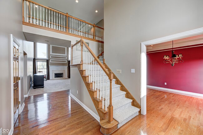 Photo - 2009 W 250 N