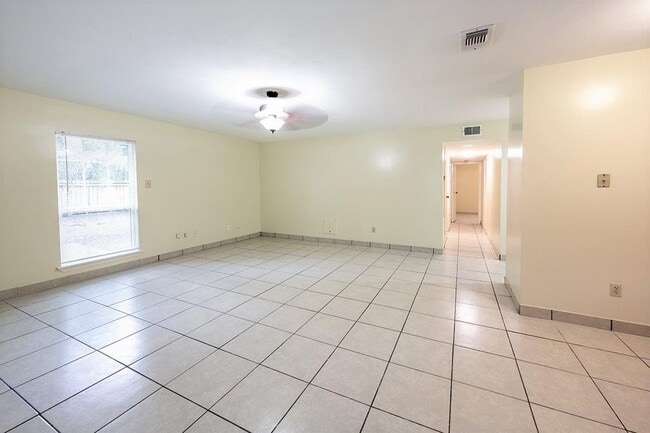 Photo - 49 Blue Fox Rd