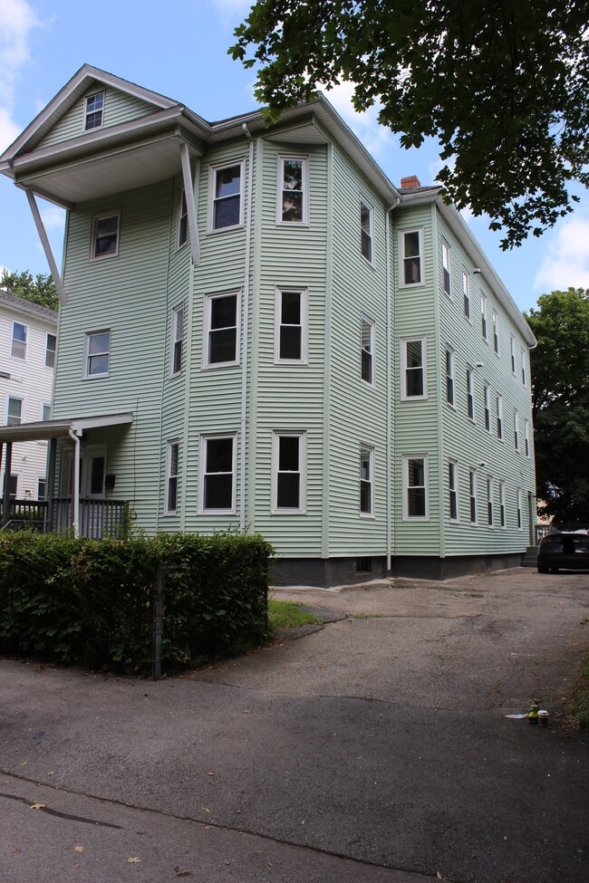 Building Photo - 25 Wyman St Rental